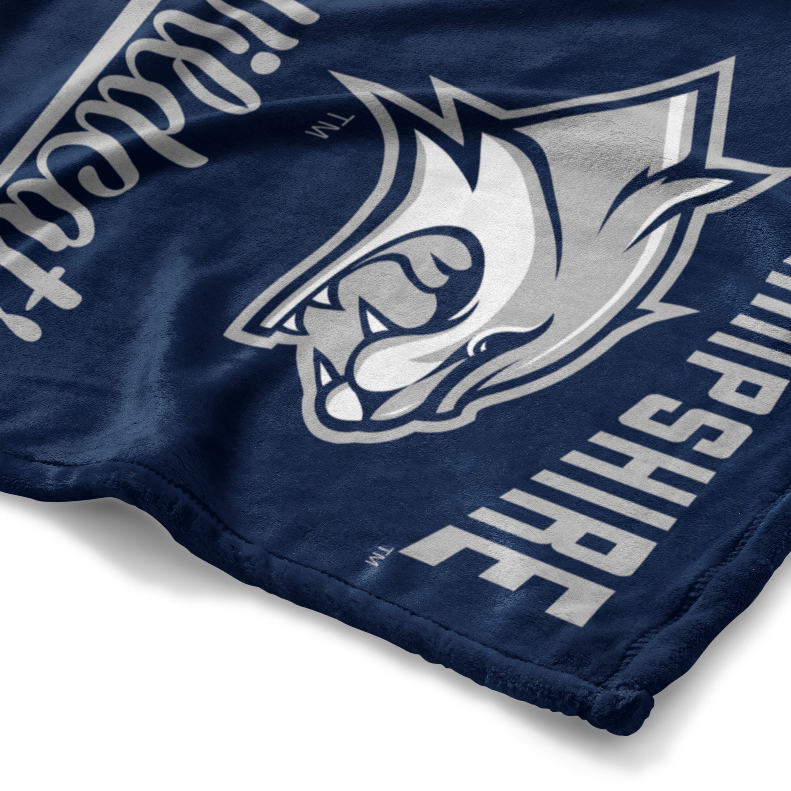 NCAA New Hampshire Wildcats Alumni Silk Touch Throw Blanket 50x60 Inches