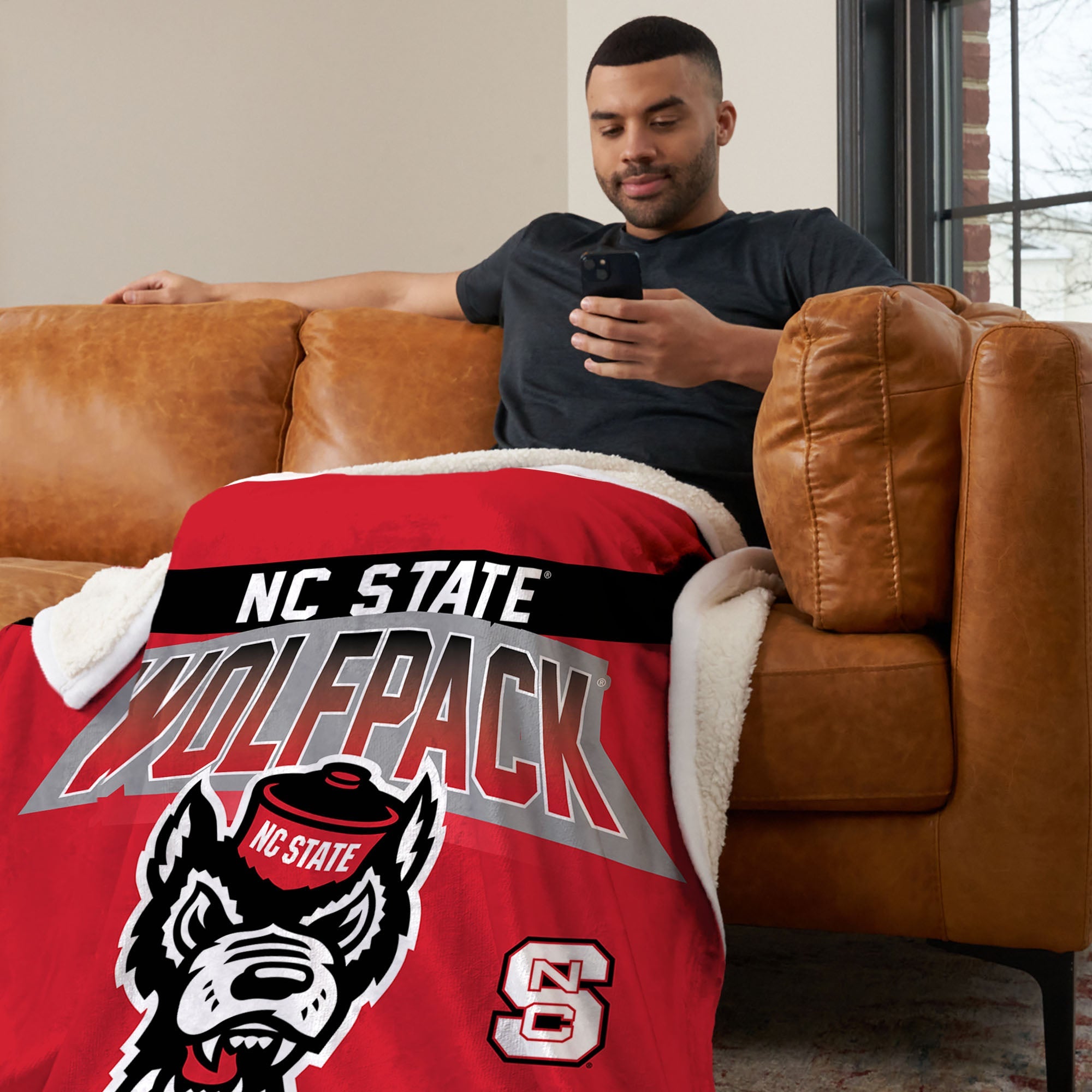 NC State Wolfpack Silk Touch Sherpa Throw Blanket 50x60 Inches