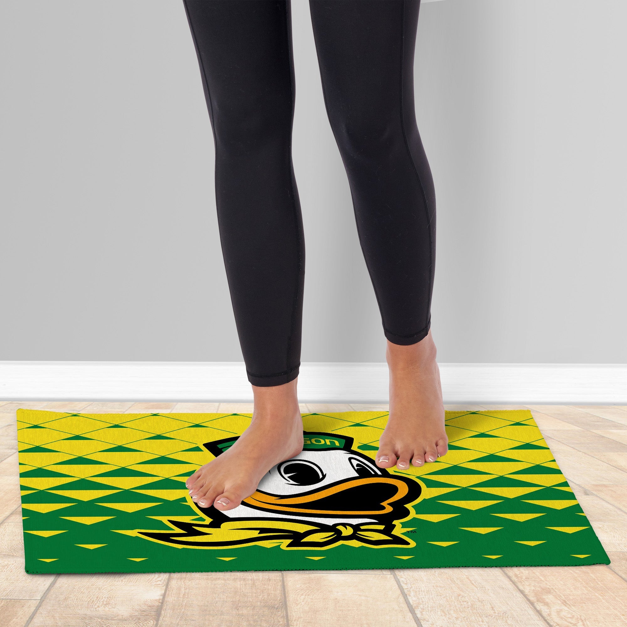 Oregon Ducks NCAA Dropzone Washable Rug 20X32 Inches