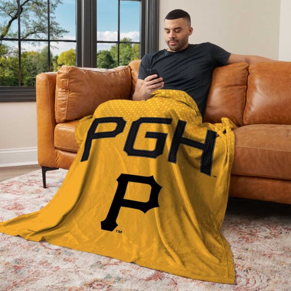 MLB Pittsburgh Pirates City Connect Silk Touch Throw Blanket 50¡Á60 Inches