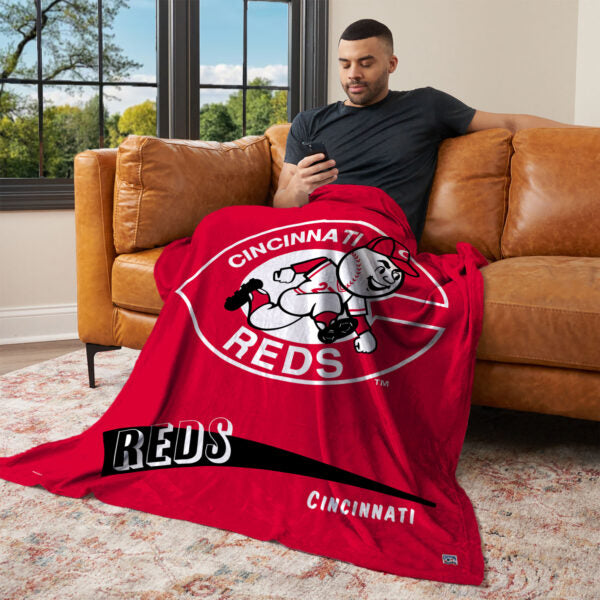 Cincinnati Reds MLB CC Throwback Silk Touch Throw Blanket 50x60 Inches