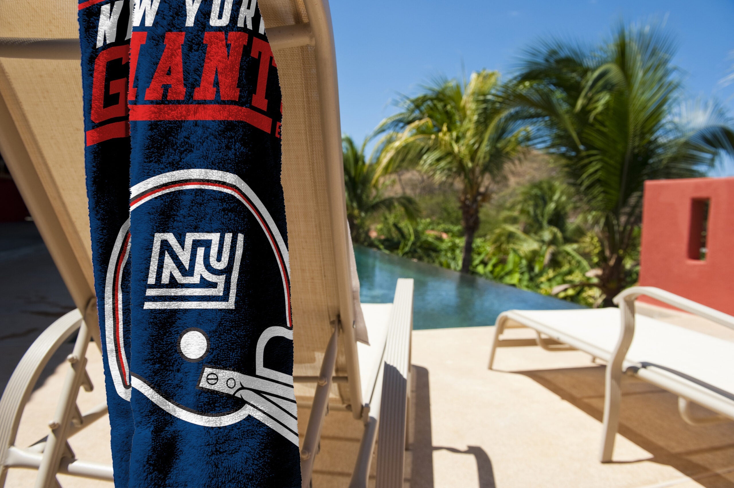 NFL New York Giants 40 Yard Dash Legacy Beach Towel 30x60 Inches