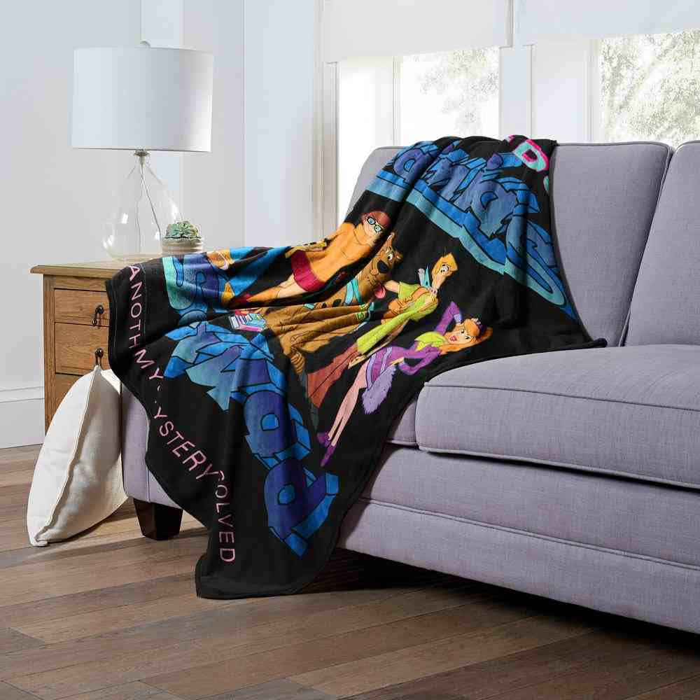 Warner Bros. Scooby-Doo Brainiac Squad Silk Touch Throw Blanket 50x60 Inches