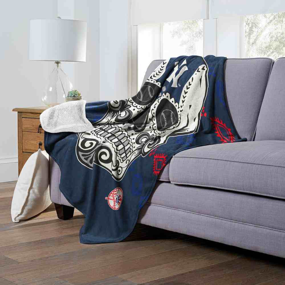 MLB New York Yankees Candy Skull Silk Touch Sherpa Throw Blanket 50x60 Inches